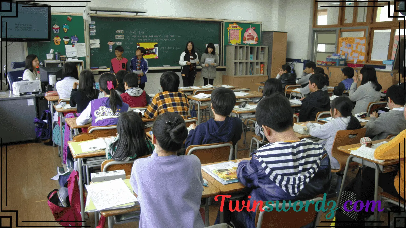 Read more about the article 332 Similes for Middle School: A Journey of Growth and Discovery For 2025